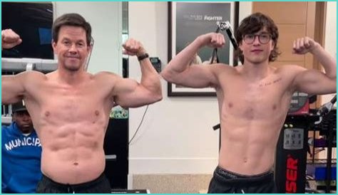 Mark Wahlberg's 30 lbs Weight Gain in 2022!